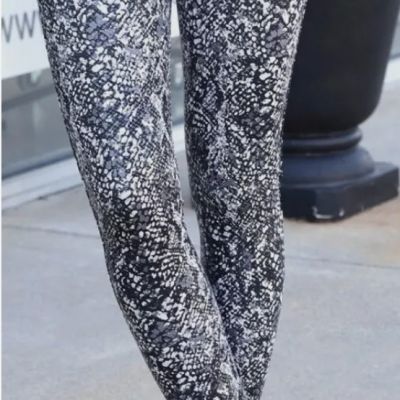 NWT SPANX Faux Leather Snake Shine LEGGINGS-20324R SEXY PYTHON Sz MEDIUM